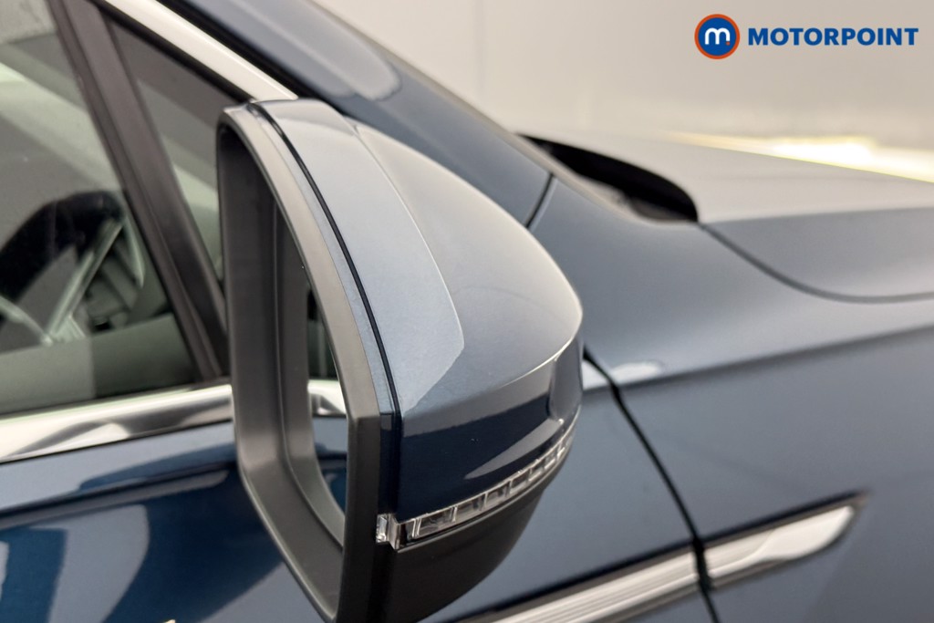 Volkswagen Tiguan Elegance Automatic Petrol SUV - Stock Number (1600449) - 19th supplementary image