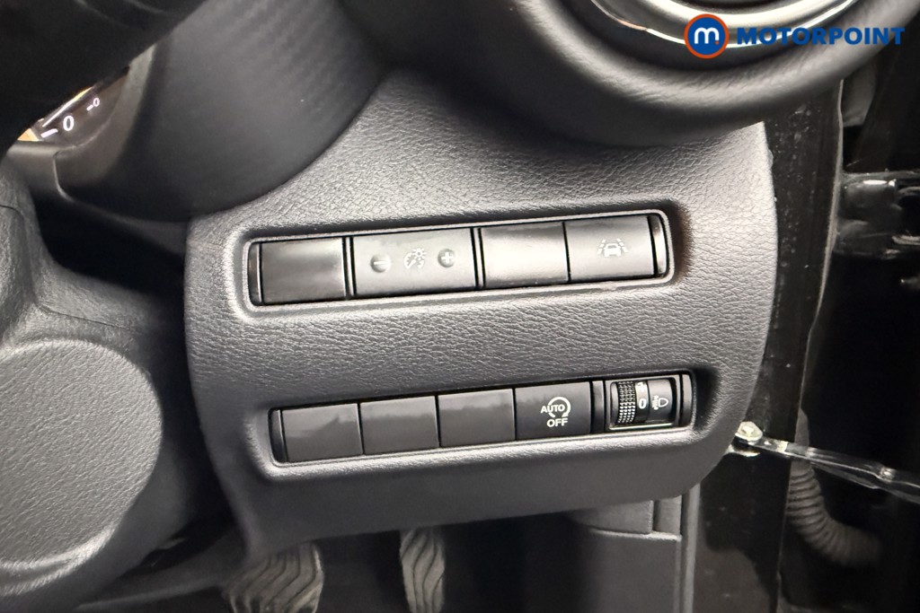 Nissan Juke N-Connecta Automatic Petrol SUV - Stock Number (1600744) - 11th supplementary image