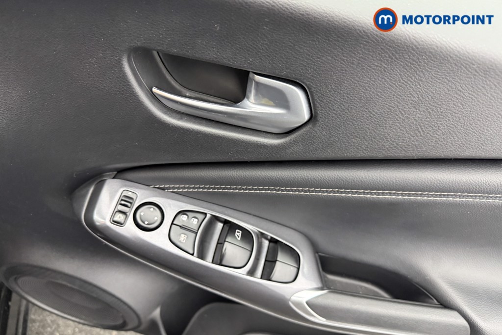 Nissan Juke N-Connecta Automatic Petrol SUV - Stock Number (1600744) - 13th supplementary image