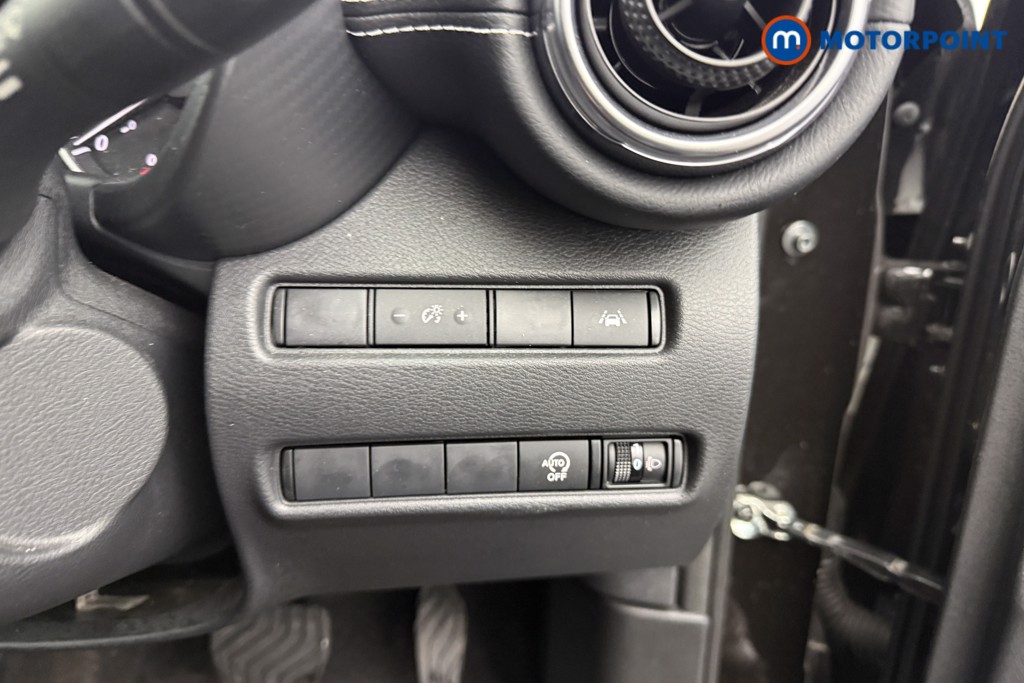 Nissan Juke N-Connecta Automatic Petrol SUV - Stock Number (1600750) - 14th supplementary image