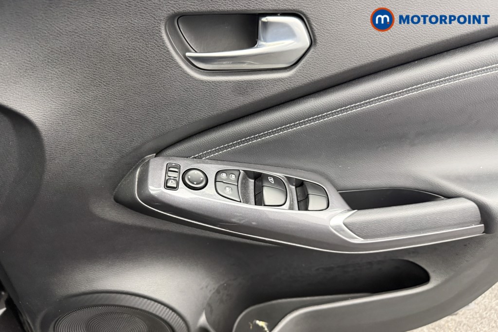 Nissan Juke N-Connecta Automatic Petrol SUV - Stock Number (1600750) - 15th supplementary image