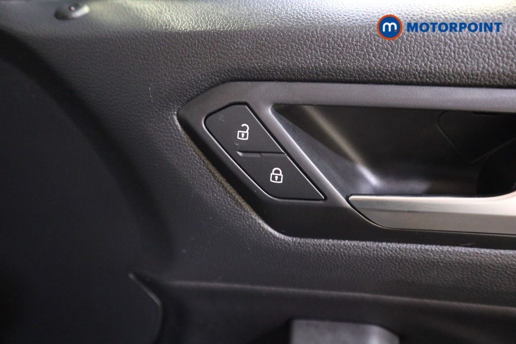 Volkswagen T-Roc R-Line Automatic Petrol SUV - Stock Number (1601349) - 11th supplementary image