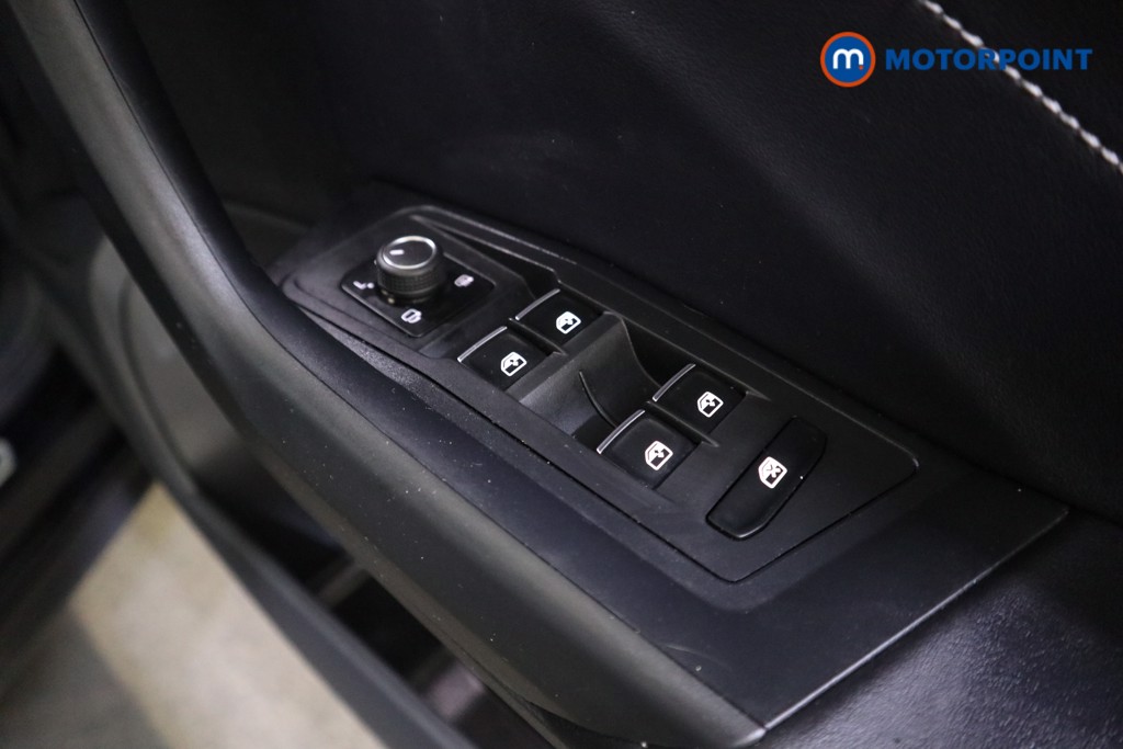 Volkswagen T-Roc R-Line Automatic Petrol SUV - Stock Number (1601349) - 12th supplementary image