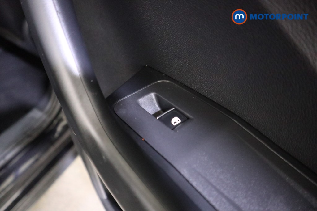 Volkswagen T-Roc R-Line Automatic Petrol SUV - Stock Number (1601349) - 18th supplementary image