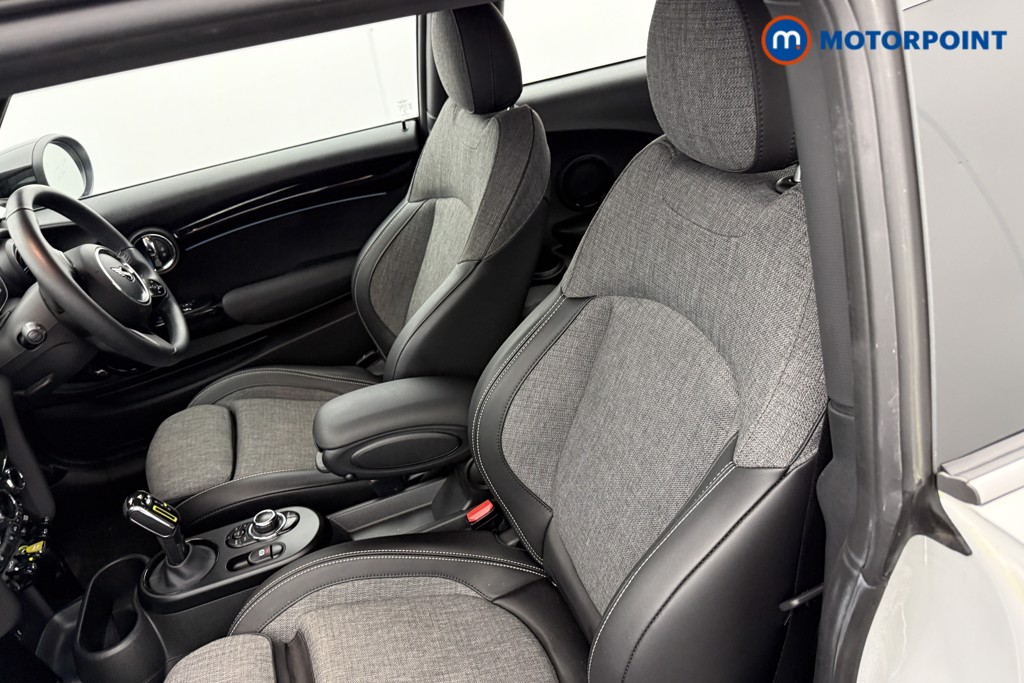 Mini Hatchback Cooper S Level 2 Automatic Electric Hatchback - Stock Number (1601386) - 14th supplementary image