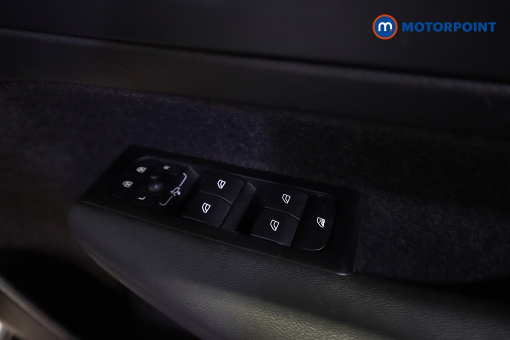 Volvo Xc40 R Design Automatic Petrol SUV - Stock Number (1601458) - 3rd supplementary image