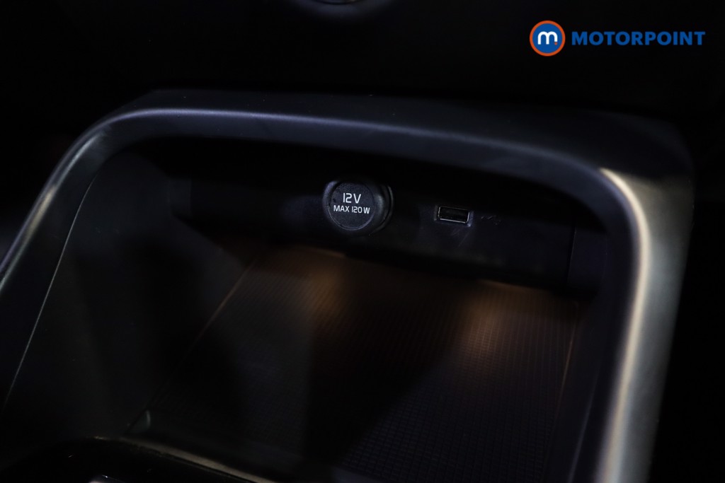 Volvo Xc40 R Design Automatic Petrol SUV - Stock Number (1601458) - 17th supplementary image