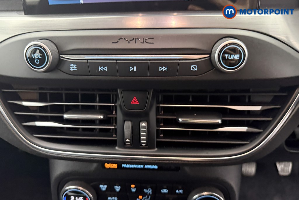 Ford Focus Titanium Manual Petrol Hatchback - Stock Number (1601566) - 3rd supplementary image