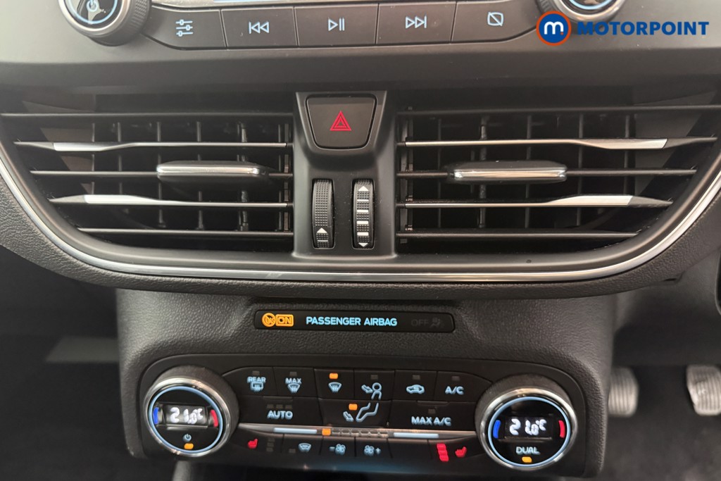 Ford Focus Titanium Manual Petrol Hatchback - Stock Number (1601566) - 4th supplementary image