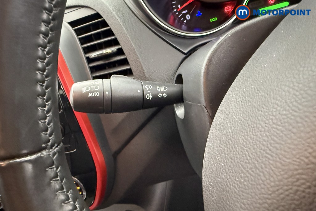 Renault Captur Signature Automatic Diesel SUV - Stock Number (1601628) - 9th supplementary image