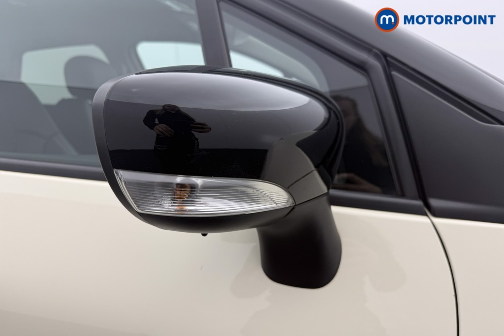 Renault Captur Signature Automatic Diesel SUV - Stock Number (1601628) - 20th supplementary image