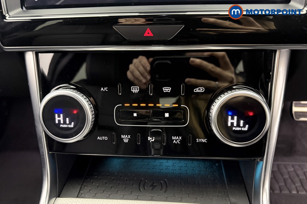 Jaguar XE R-Dynamic Black Automatic Diesel Saloon - Stock Number (1601776) - 3rd supplementary image