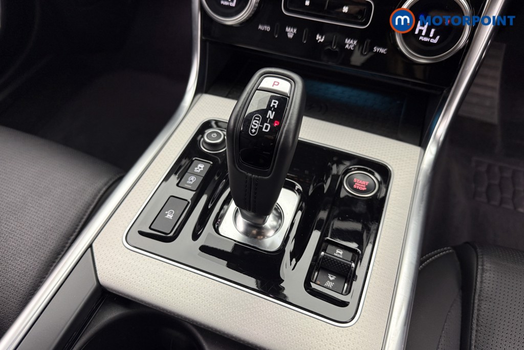 Jaguar XE R-Dynamic Black Automatic Diesel Saloon - Stock Number (1601776) - 4th supplementary image