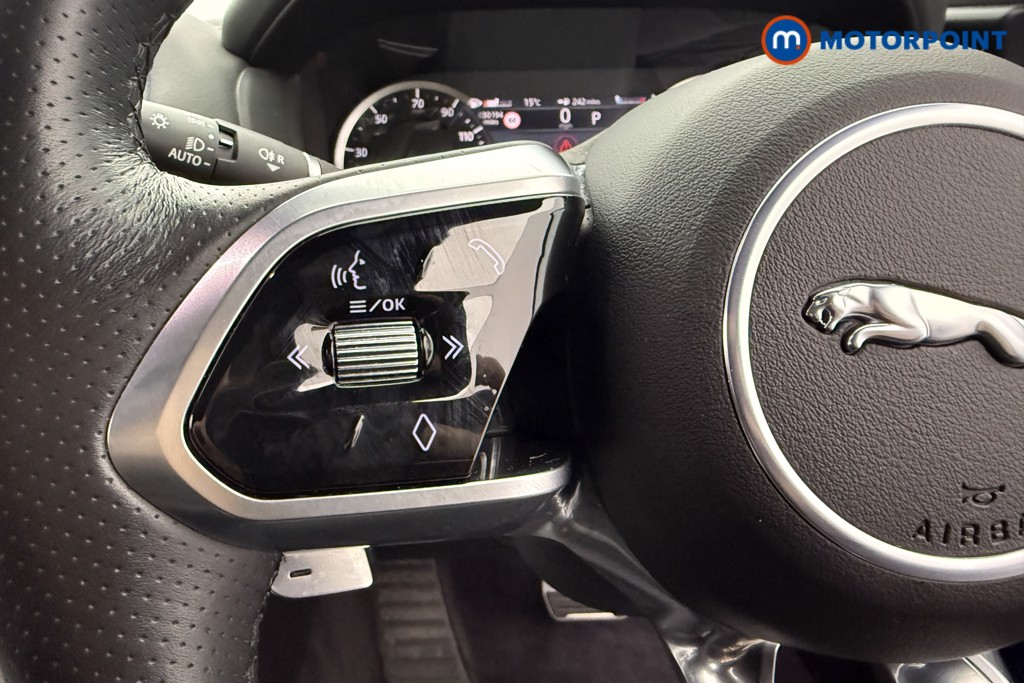 Jaguar XE R-Dynamic Black Automatic Diesel Saloon - Stock Number (1601776) - 6th supplementary image