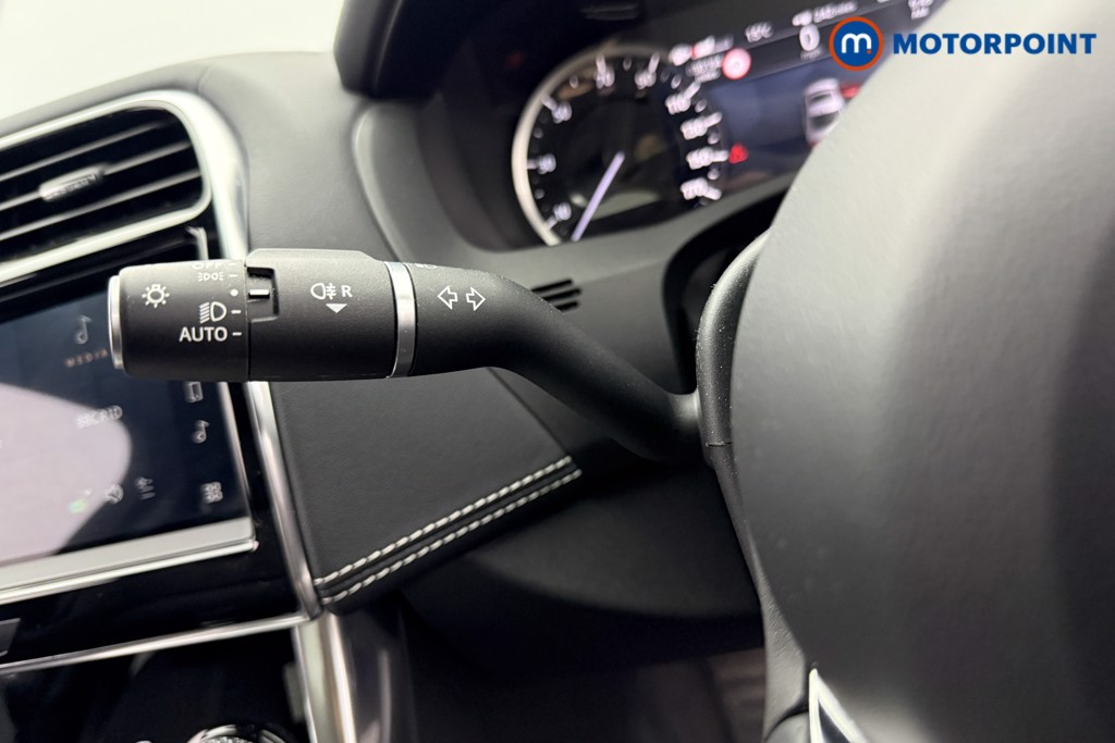 Jaguar XE R-Dynamic Black Automatic Diesel Saloon - Stock Number (1601776) - 8th supplementary image