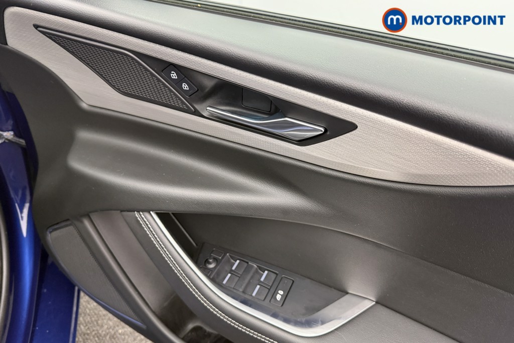 Jaguar XE R-Dynamic Black Automatic Diesel Saloon - Stock Number (1601776) - 14th supplementary image