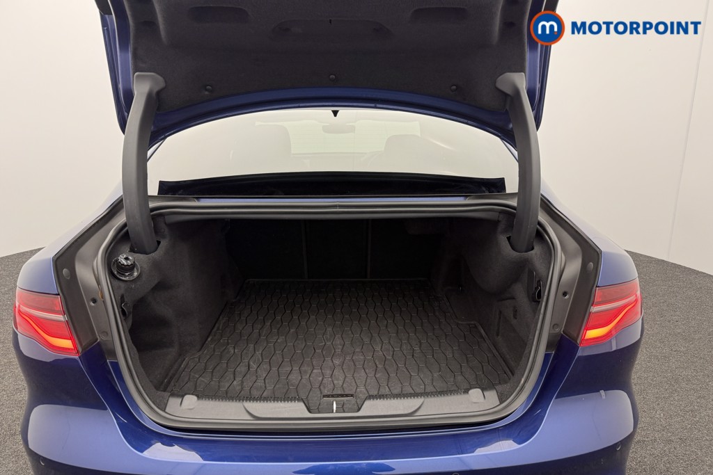 Jaguar XE R-Dynamic Black Automatic Diesel Saloon - Stock Number (1601776) - 19th supplementary image