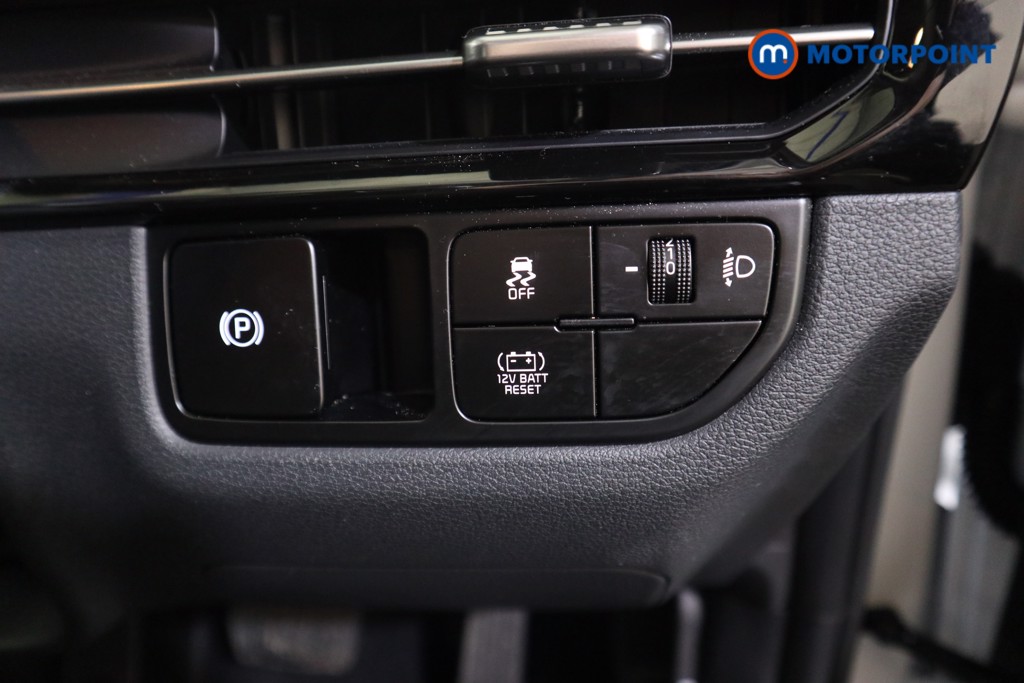 KIA Sportage Pure Automatic Petrol-Electric Hybrid SUV - Stock Number (1602020) - 12th supplementary image