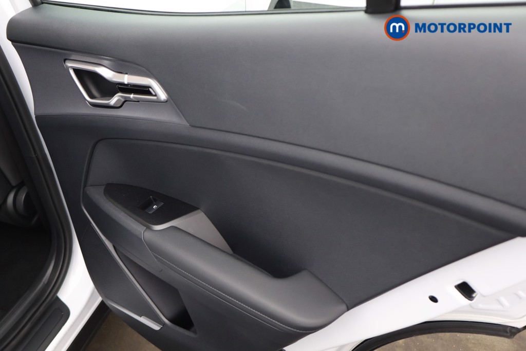 KIA Sportage Pure Automatic Petrol-Electric Hybrid SUV - Stock Number (1602027) - 15th supplementary image