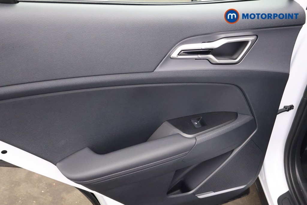 KIA Sportage Pure Automatic Petrol-Electric Hybrid SUV - Stock Number (1602027) - 18th supplementary image