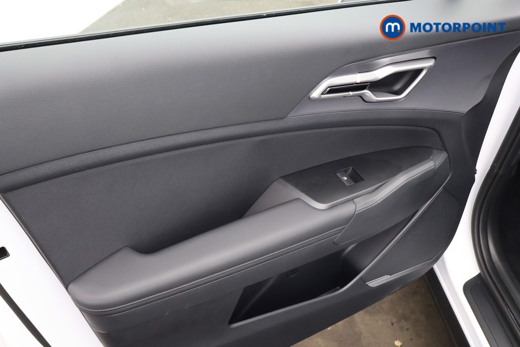 KIA Sportage Pure Automatic Petrol-Electric Hybrid SUV - Stock Number (1602027) - 20th supplementary image