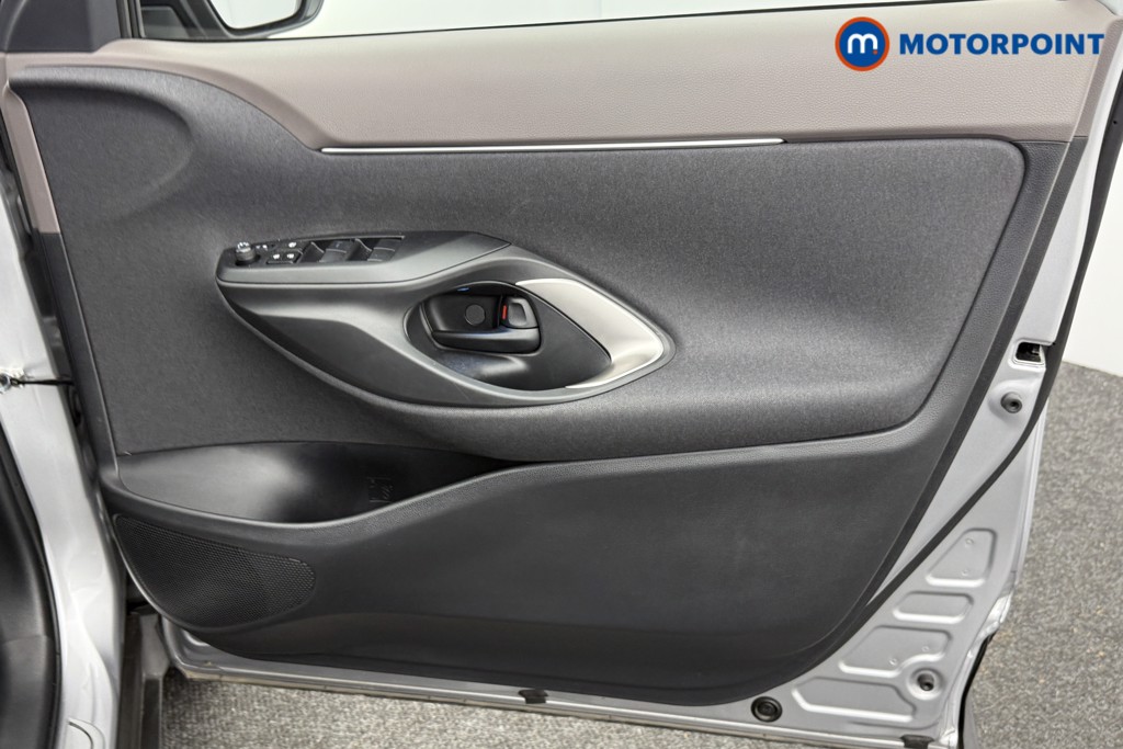 Toyota Yaris Cross Excel Automatic Petrol-Electric Hybrid Estate - Stock Number (1602106) - 18th supplementary image