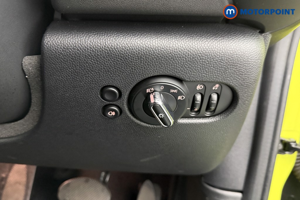 Mini Hatchback Cooper Classic Automatic Petrol Hatchback - Stock Number (1602170) - 14th supplementary image