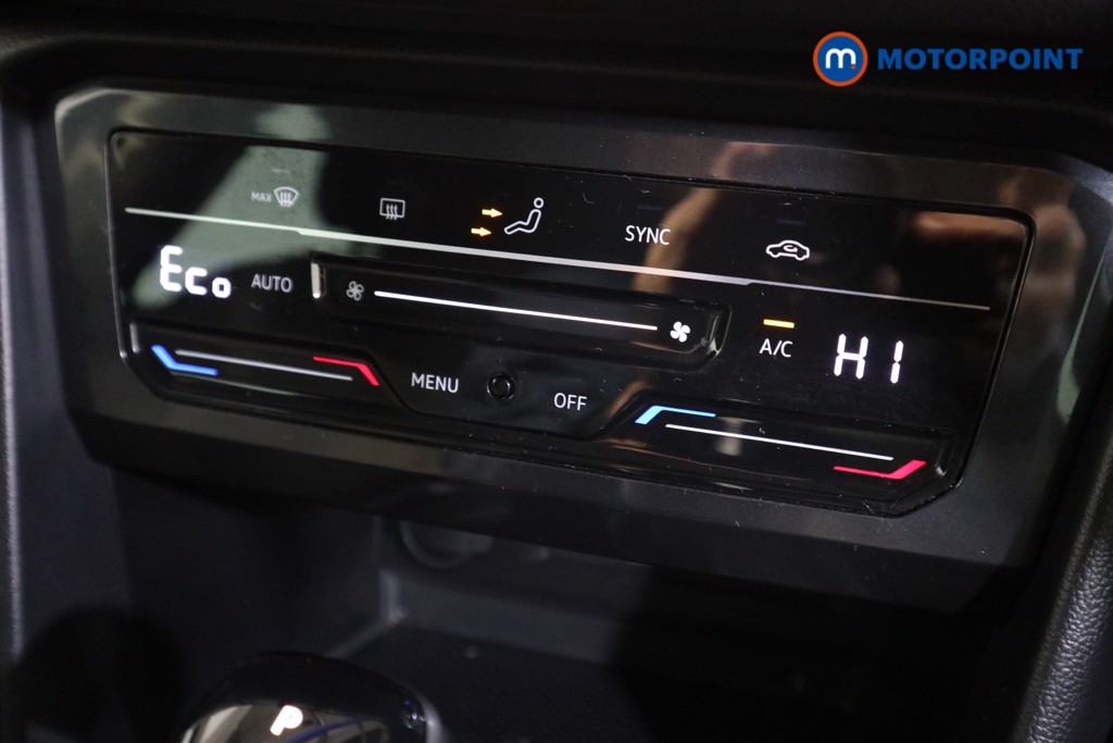 Volkswagen Tiguan Life Automatic Petrol Plug-In Hybrid SUV - Stock Number (1602315) - 7th supplementary image