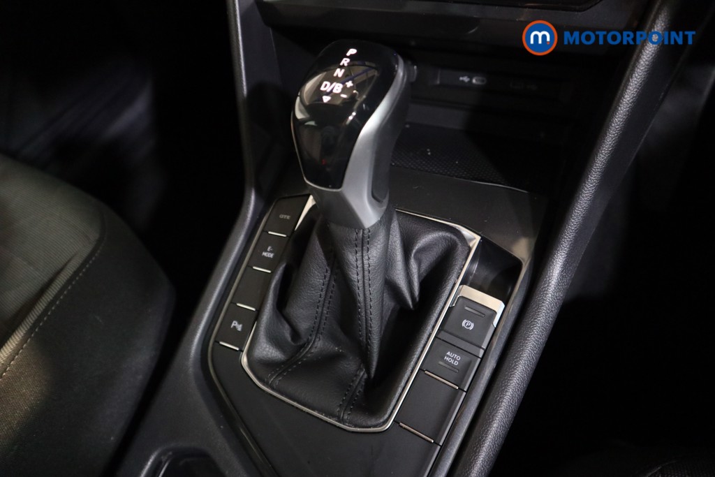 Volkswagen Tiguan Life Automatic Petrol Plug-In Hybrid SUV - Stock Number (1602315) - 9th supplementary image