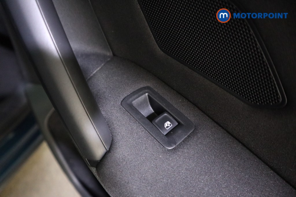 Volkswagen Tiguan Life Automatic Petrol Plug-In Hybrid SUV - Stock Number (1602315) - 18th supplementary image