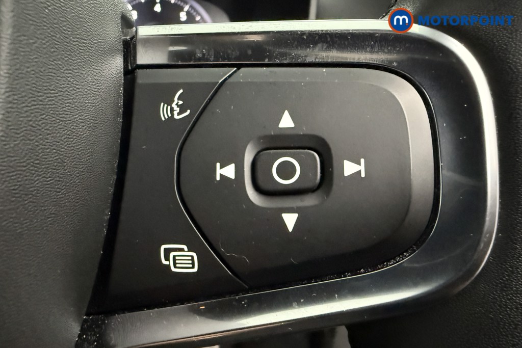 Volvo Xc40 R Design Automatic Petrol SUV - Stock Number (1602354) - 5th supplementary image