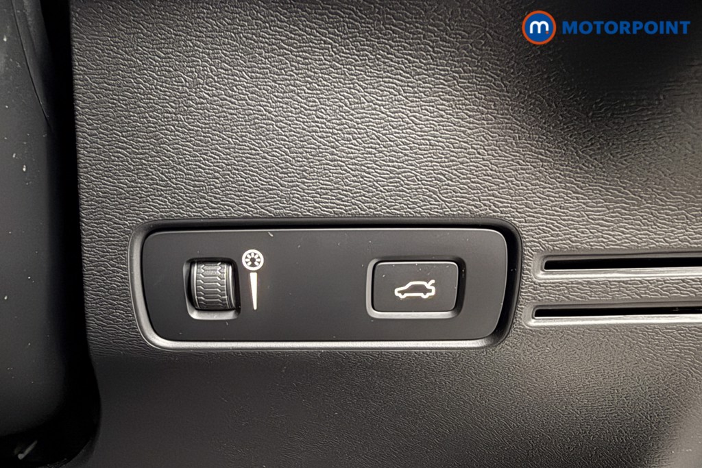 Volvo Xc40 R Design Automatic Petrol SUV - Stock Number (1602354) - 16th supplementary image