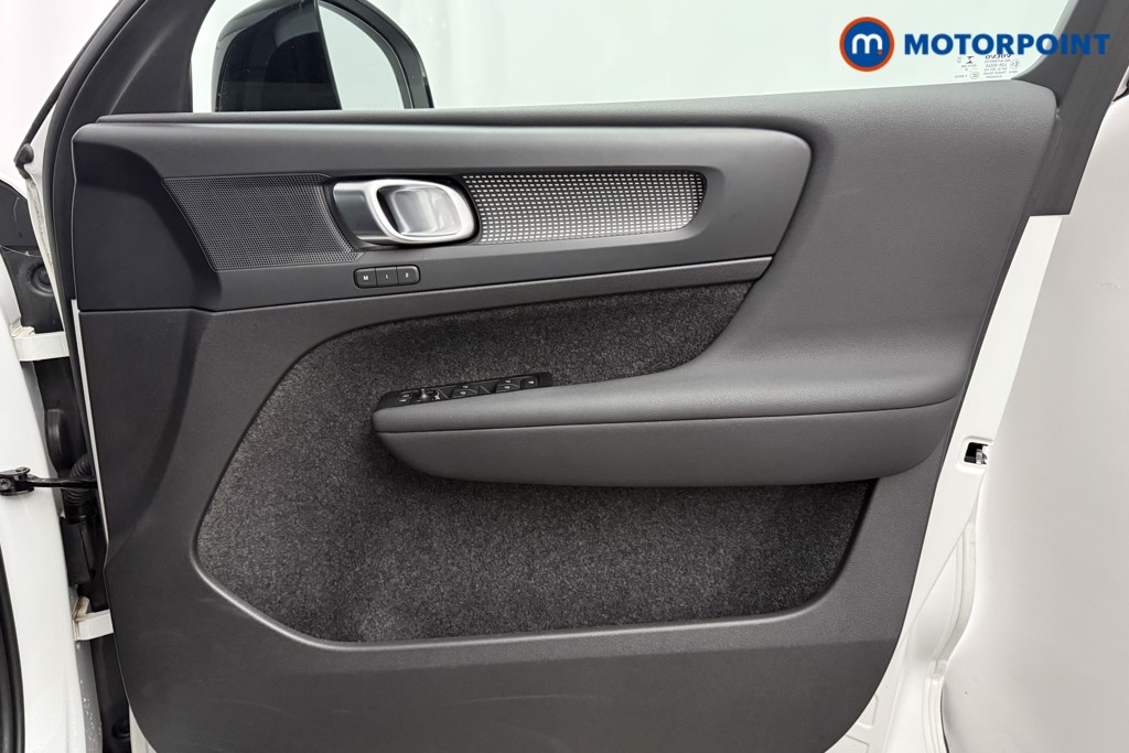 Volvo Xc40 R Design Automatic Petrol SUV - Stock Number (1602354) - 17th supplementary image