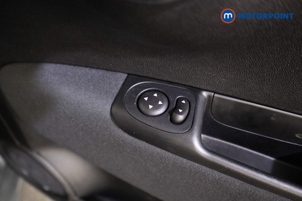 Fiat 500 Lounge Manual Petrol Hatchback - Stock Number (1602357) - 9th supplementary image