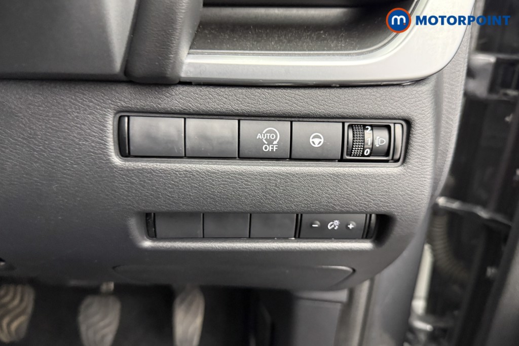 Nissan Qashqai N-Connecta Manual Petrol SUV - Stock Number (1602468) - 14th supplementary image
