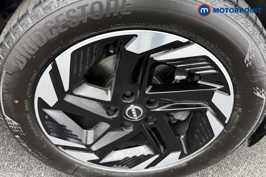 Nissan Qashqai N-Connecta Manual Petrol SUV - Stock Number (1602468) - 32nd supplementary image