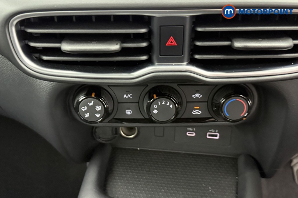 Nissan Juke Acenta Premium Manual Petrol SUV - Stock Number (1602496) - 8th supplementary image