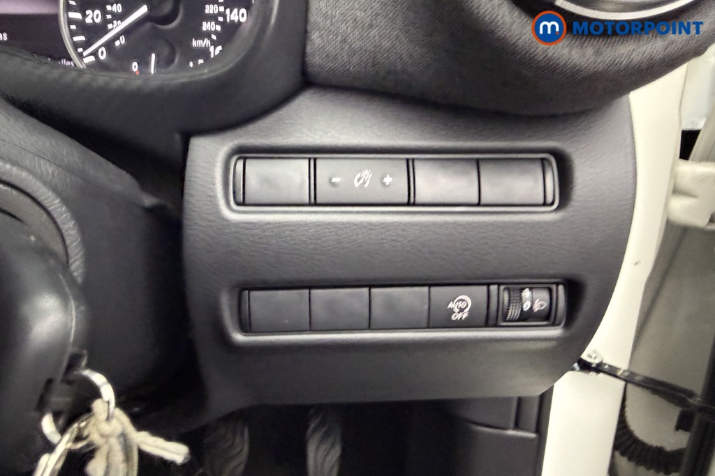 Nissan Juke Acenta Premium Manual Petrol SUV - Stock Number (1602496) - 12th supplementary image