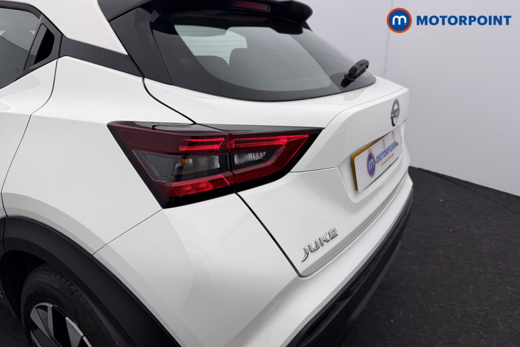 Nissan Juke Acenta Premium Manual Petrol SUV - Stock Number (1602496) - 23rd supplementary image