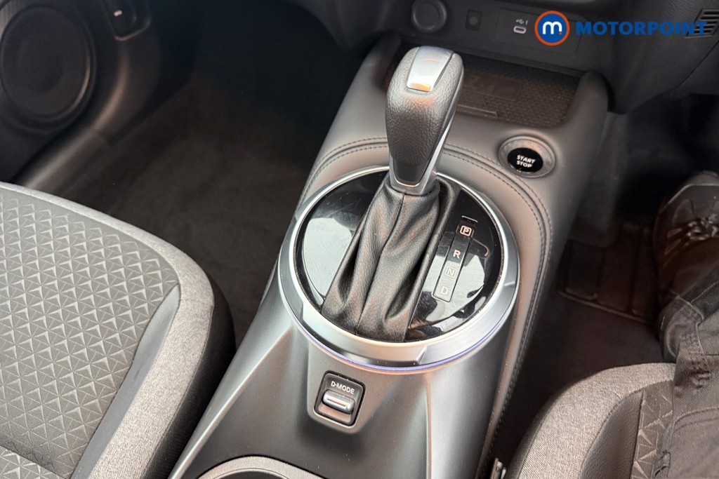 Nissan Juke N-Connecta Automatic Petrol-Electric Hybrid SUV - Stock Number (1602497) - 4th supplementary image