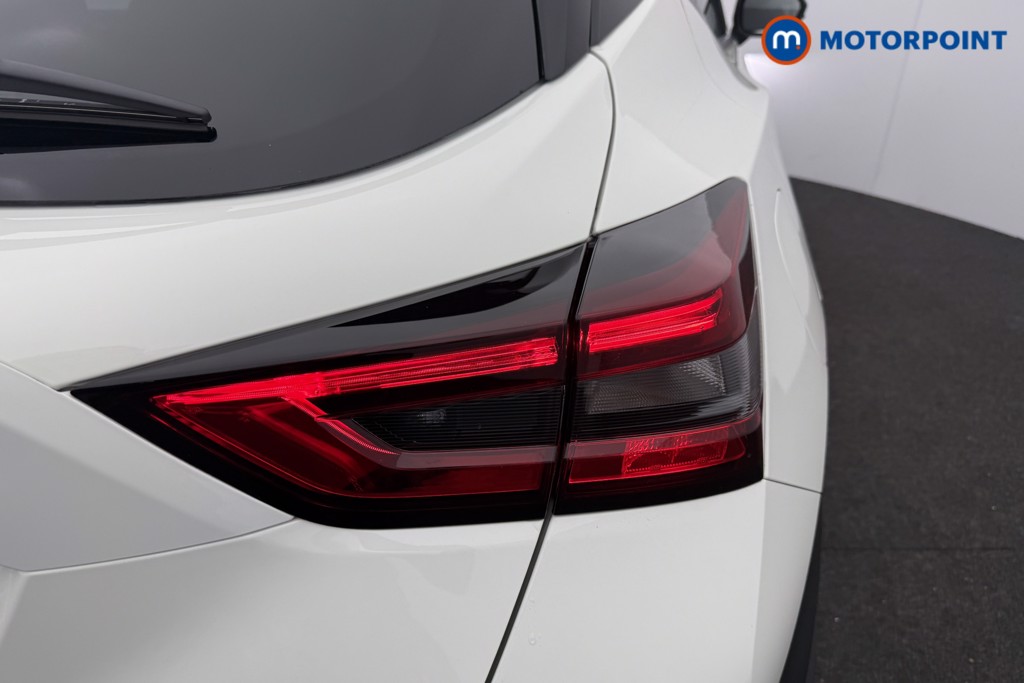 Nissan Juke N-Connecta Automatic Petrol-Electric Hybrid SUV - Stock Number (1602497) - 23rd supplementary image