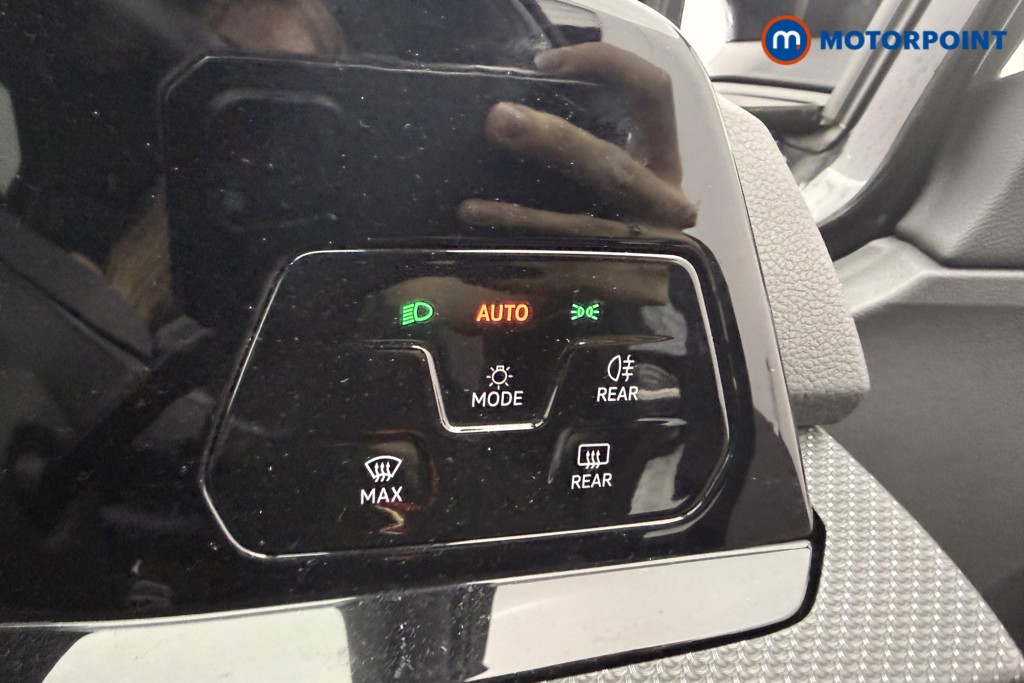 Volkswagen Golf R-Line Automatic Petrol Hatchback - Stock Number (1602506) - 11th supplementary image