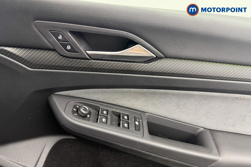 Volkswagen Golf R-Line Automatic Petrol Hatchback - Stock Number (1602506) - 13th supplementary image