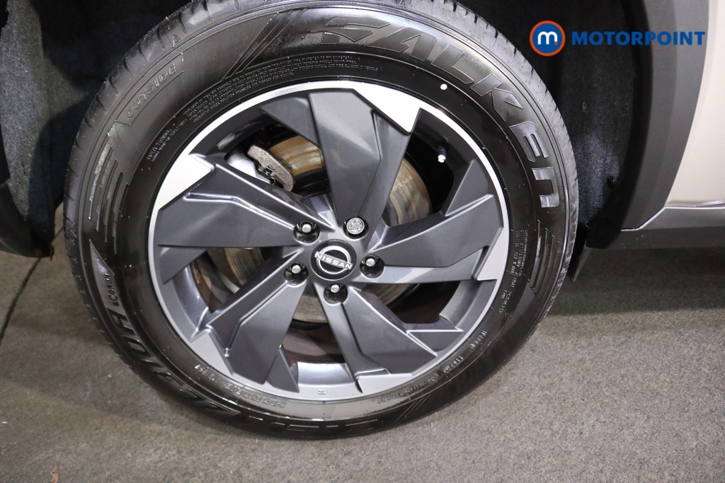 Nissan X-Trail Acenta Premium Automatic Petrol-Electric Hybrid SUV - Stock Number (1602530) - 19th supplementary image