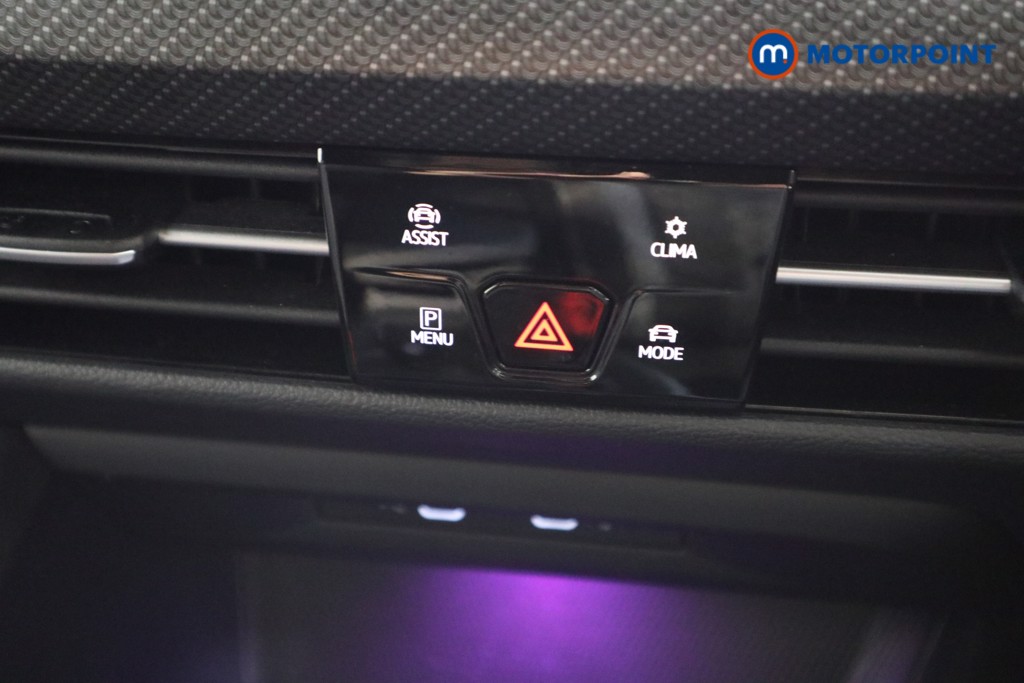 Volkswagen Golf R-Line Automatic Petrol Hatchback - Stock Number (1602680) - 8th supplementary image