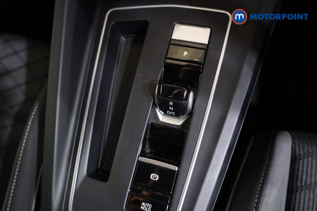Volkswagen Golf R-Line Automatic Petrol Hatchback - Stock Number (1602680) - 9th supplementary image