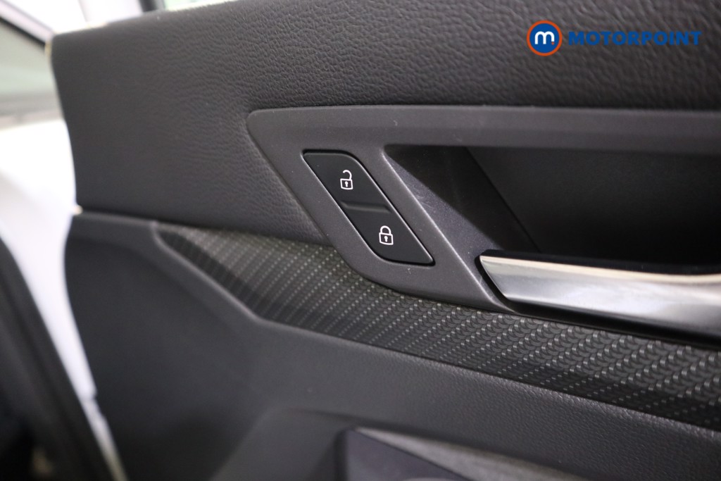 Volkswagen Golf R-Line Automatic Petrol Hatchback - Stock Number (1602680) - 11th supplementary image