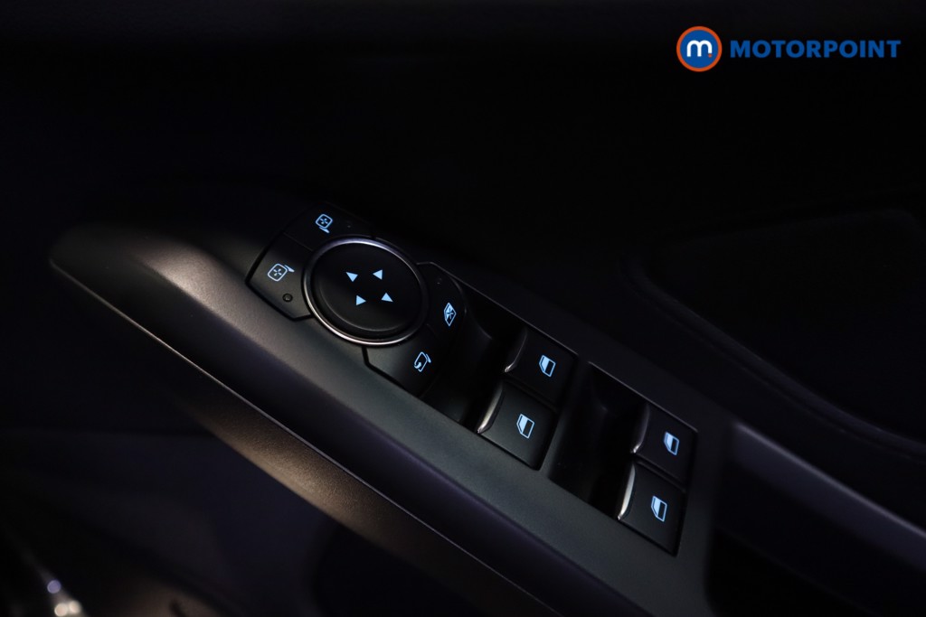 Ford Focus St-Line Edition Manual Petrol Hatchback - Stock Number (1603086) - 3rd supplementary image