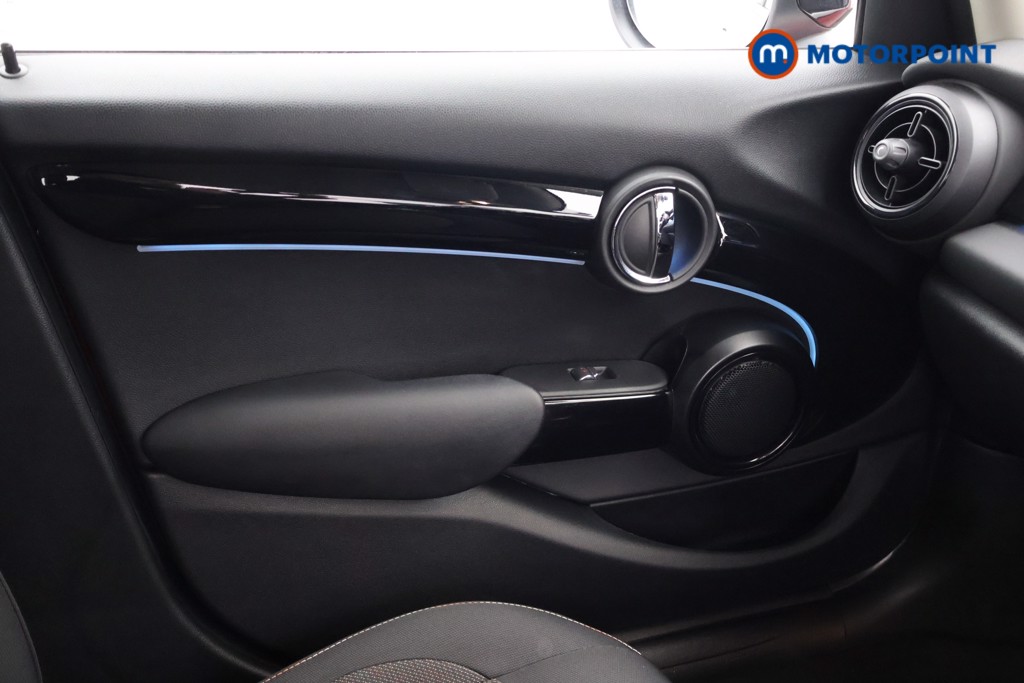 Mini Hatchback Cooper Classic Manual Petrol Hatchback - Stock Number (1603278) - 7th supplementary image