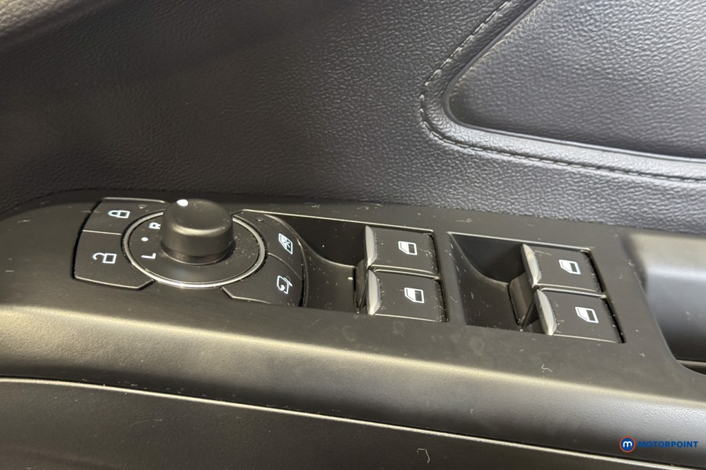 Ford Focus Titanium Vignale Manual Petrol Estate - Stock Number (1603300) - 7th supplementary image